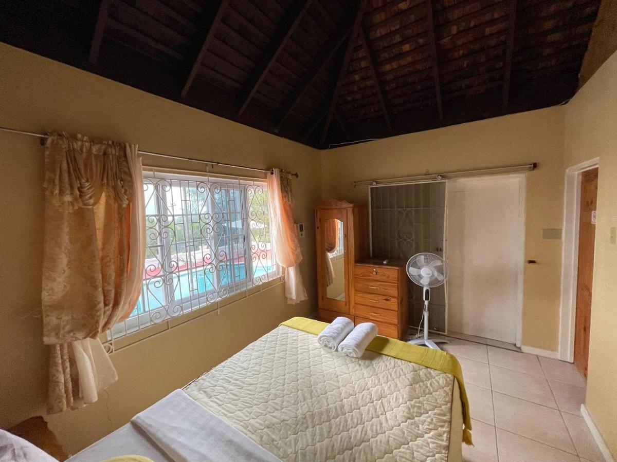 Peaceful Palms Montego Bay Hotel Exterior photo