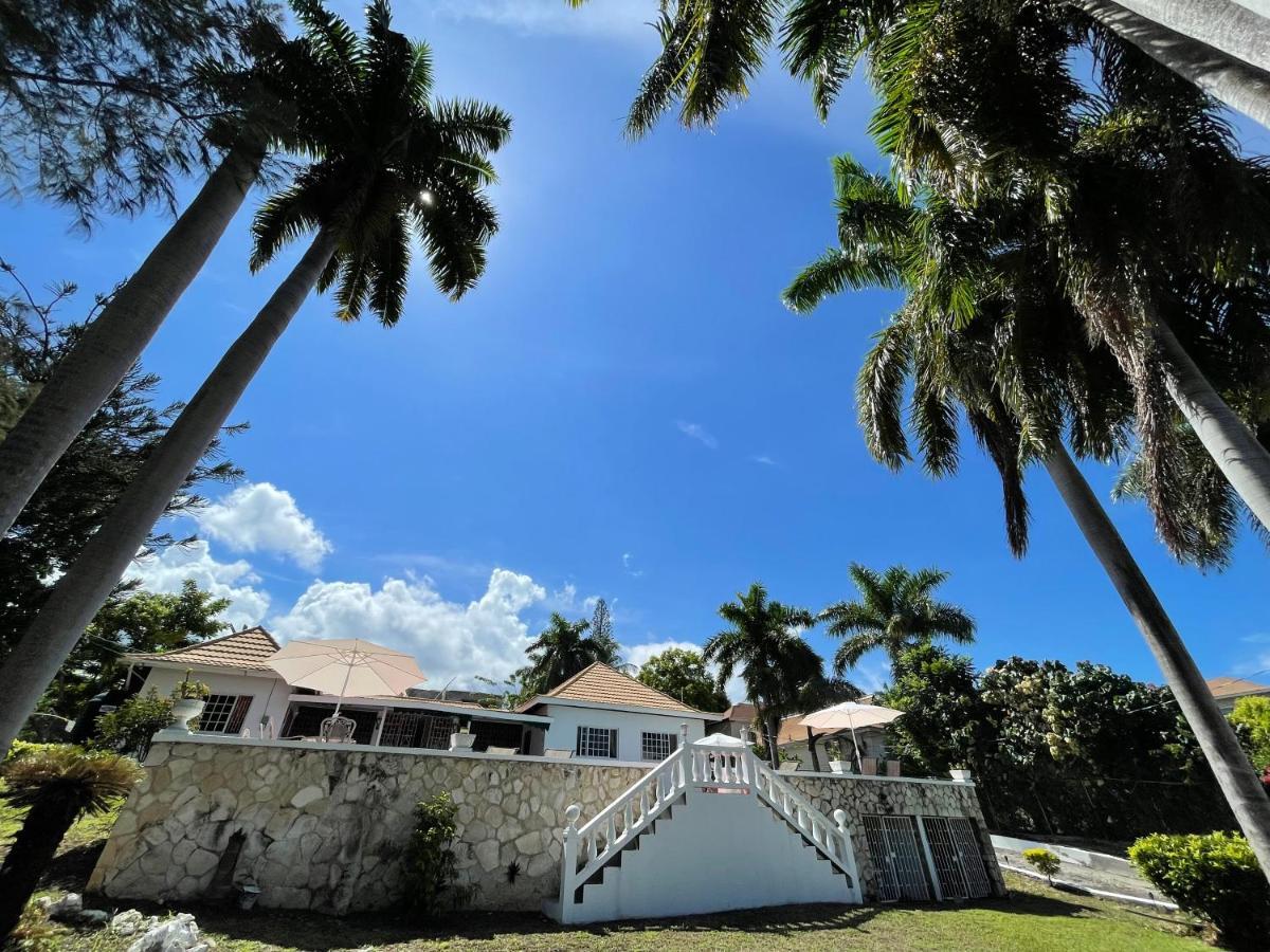 Peaceful Palms Montego Bay Hotel Exterior photo